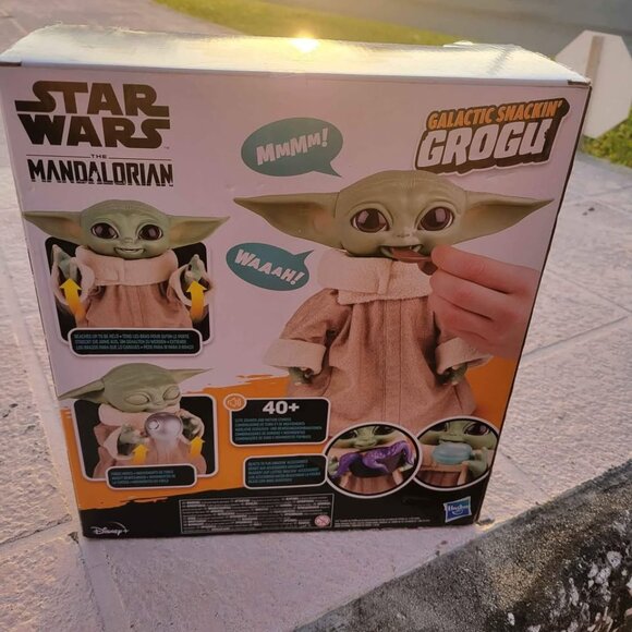 Galatic Snackin' Grogu - Picture 2 of 4